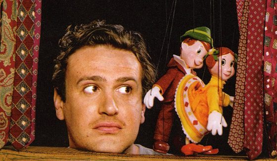 Jason Segel y unas marionetas