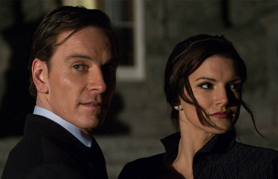 Michael Fassbender y Gina Carano en Indomable (Haywire)