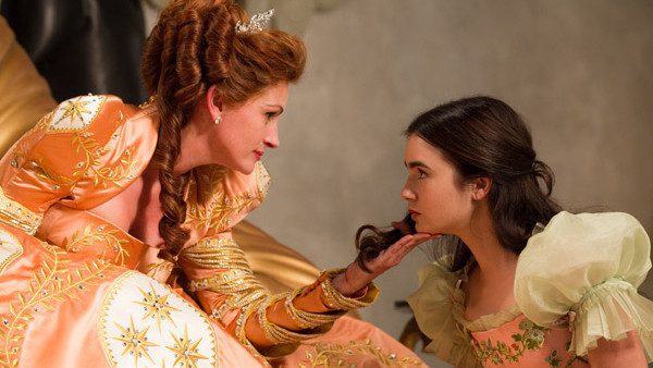 Blancanieves (Mirror, mirror) / Julia Roberts and Lily Collins