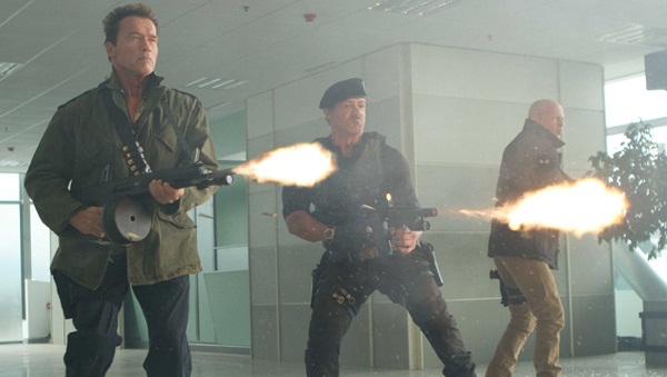 Arnold Schwarzenegger, Sylvester Stallone y Bruce Willis en Los Mercenarios 2