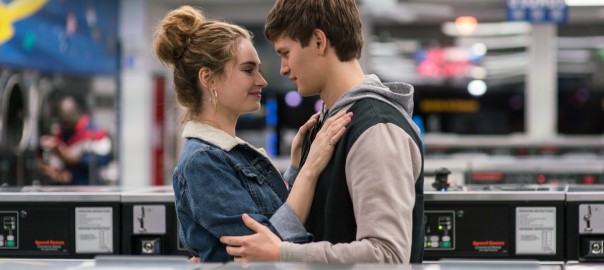 Lily James y Ansel Elgort