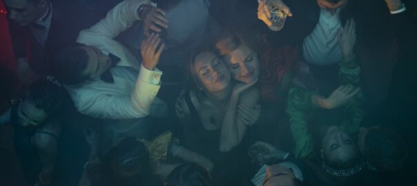 Mirela Balić y Ester Expósito